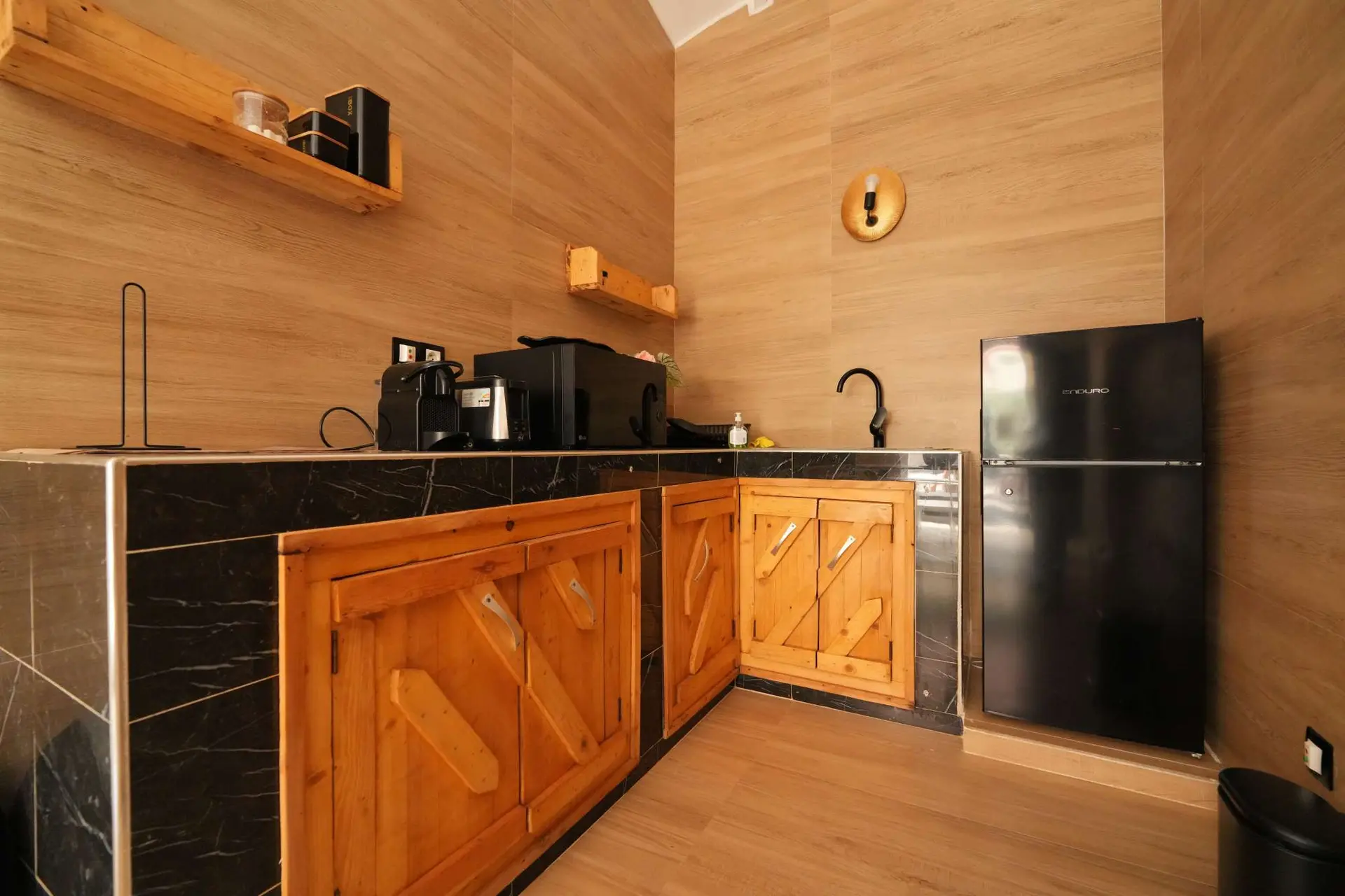 Linguère Mbacké — Kitchenette